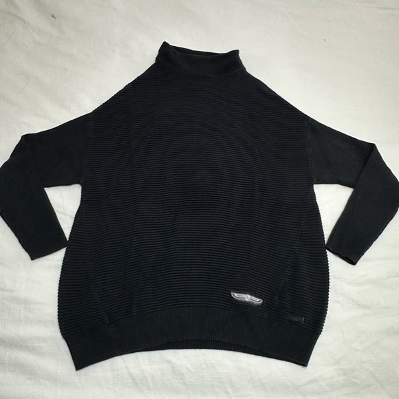 Sweater - Picture 1 of 4